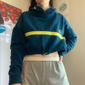 Cropped hoodie